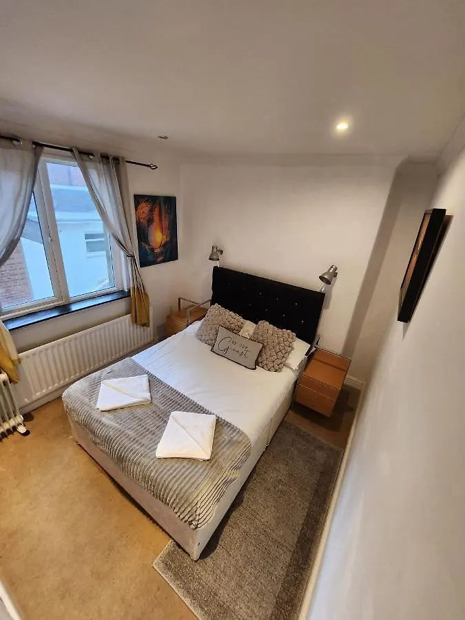 Russell Square Apartment Brighton