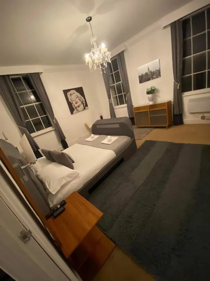 Russell Square Apartment Hove 0*,  Velká Británie
